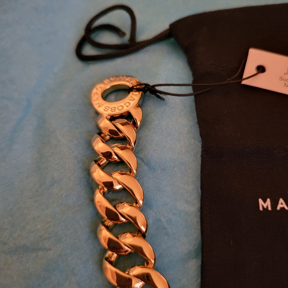 Marc Jacobs Katie Turnlock Goldtone Bracelet. NWT - Picture 2 of 5